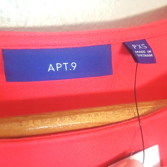 Apt 9 Petite Pink Shirt with Decorative, Silver Shoulder Clasps - Picture 3 of 3